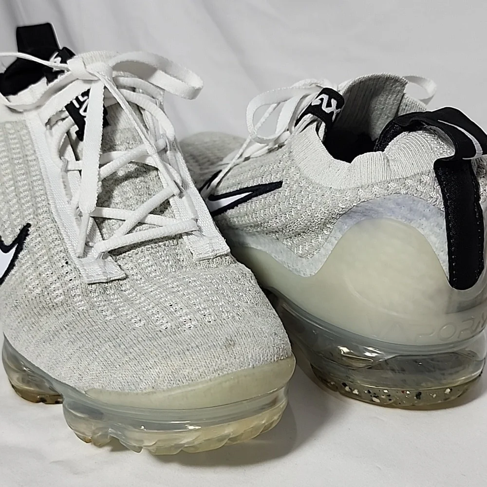 Nike Vapormax Flyknit White‎ Boys Kids Unisex Sneakers DB1550-100 Size 7Y
